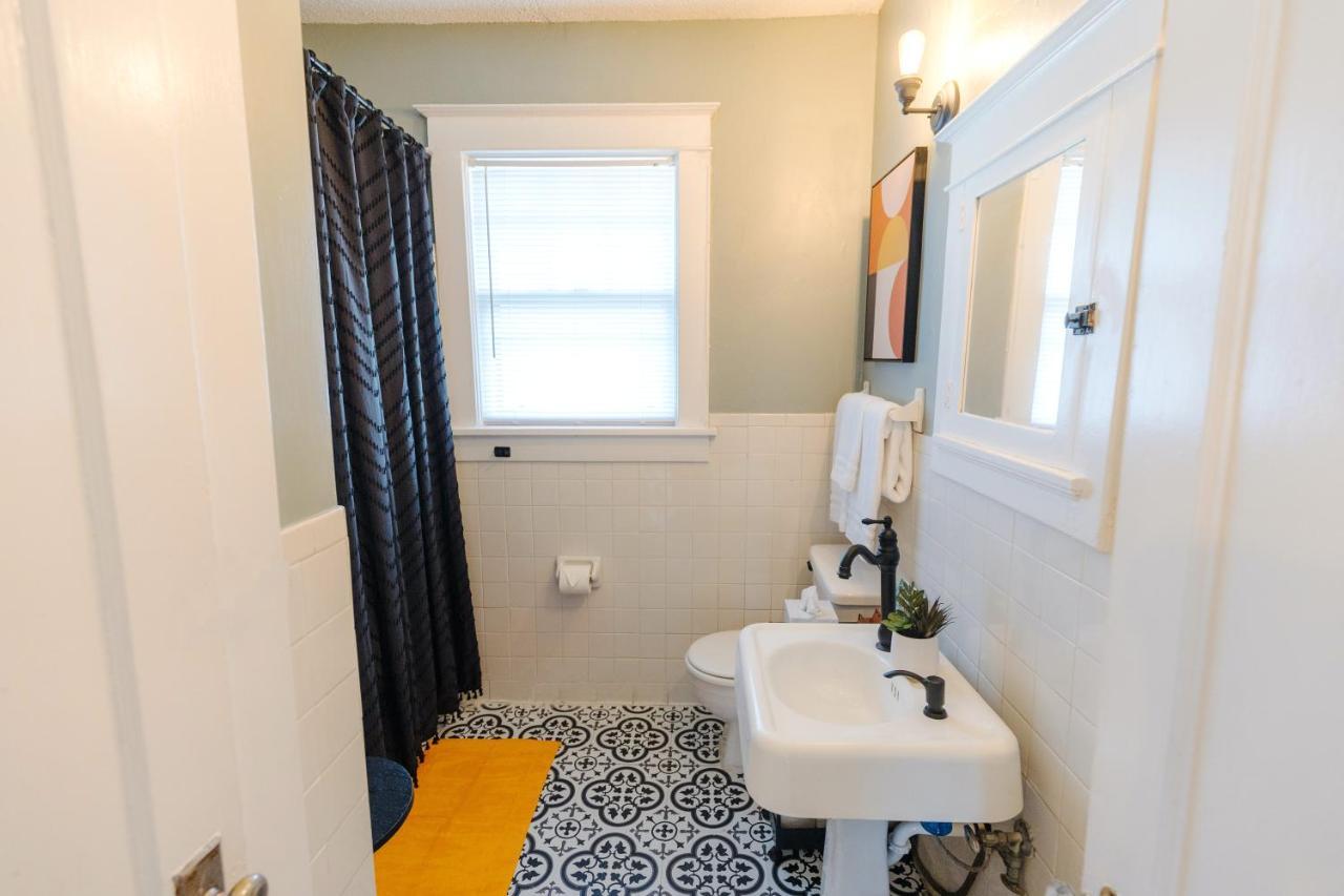 Historic Revival 2Br Midtown Memphis Free Parking Fast Wifi Free Parking Yes Pets Villa ภายนอก รูปภาพ